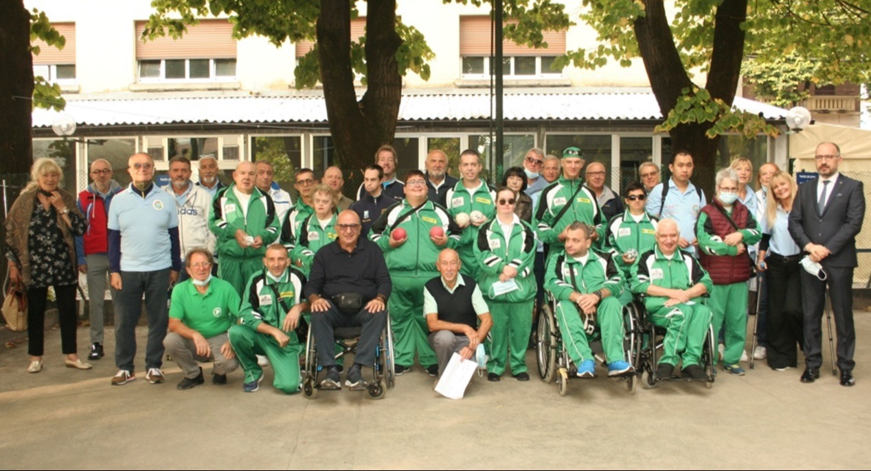 Installazione piattaforma sollevabile su pulmino per disabili