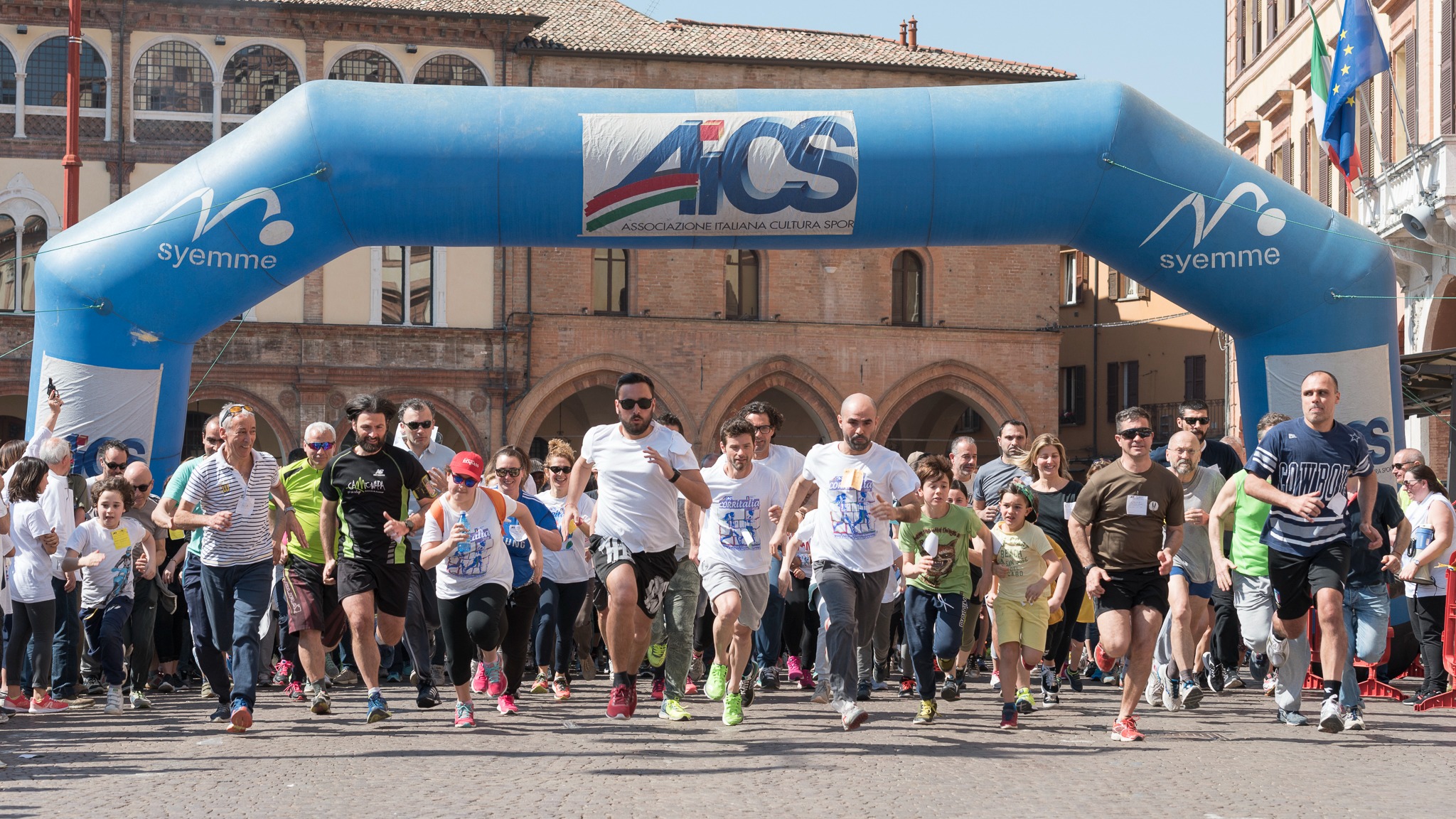 Il tuo gesto.  La loro forza.